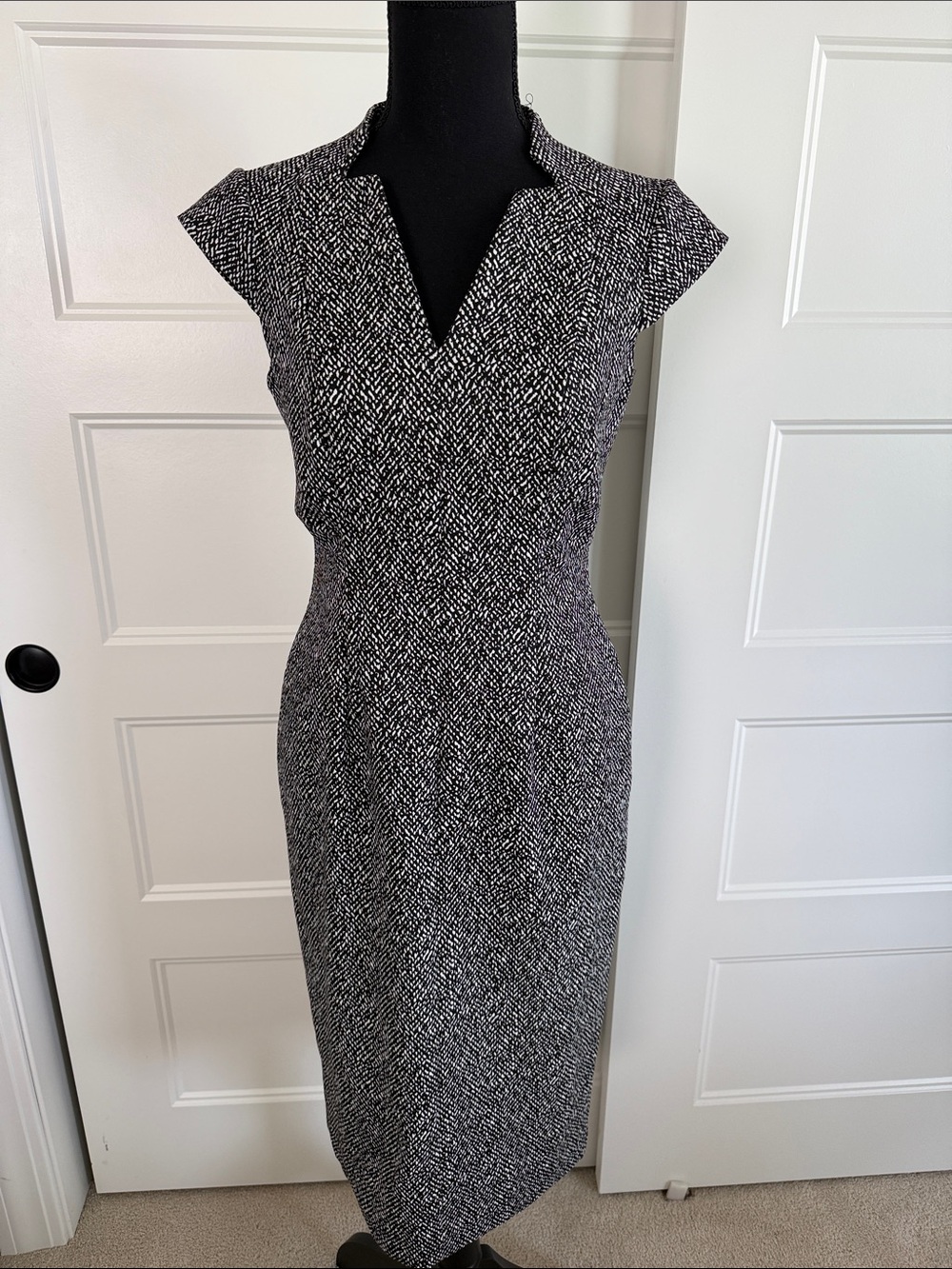 Classic Black & White Cap Sleeve Sheath Dress